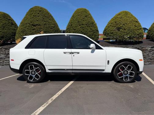 Arctic White 2024 Rolls-Royce Cullinan