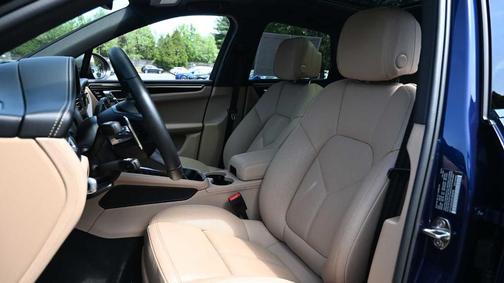 2024 Porsche Macan T