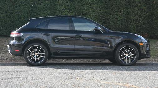 2022 Porsche Macan 