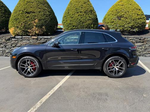 Jet Black Metallic 2023 Porsche Macan S