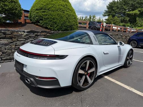 Ice Grey Metallic 2026 Porsche 911 Targa 4S