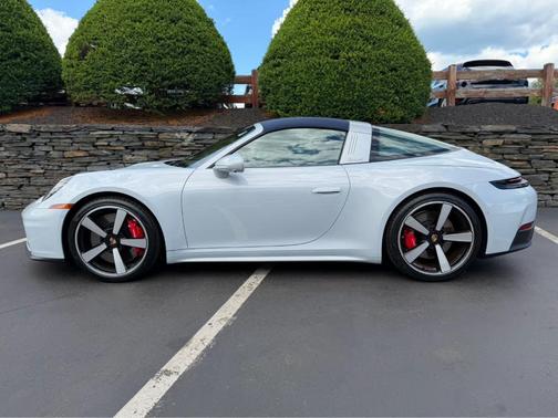 Ice Grey Metallic 2026 Porsche 911 Targa 4S