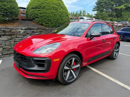 Carmine Red 2024 Porsche Macan GTS