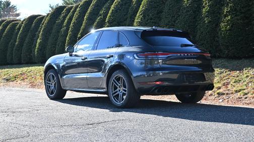 2021 Porsche Macan Turbo