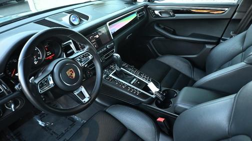 2021 Porsche Macan Turbo