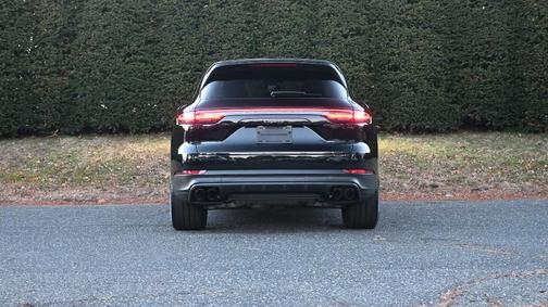 2023 Porsche Cayenne Platinum Edition