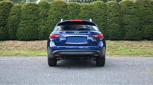 2017 INFINITI QX70 