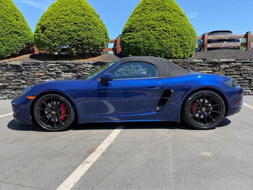 Gentian Blue Metallic 2022 Porsche 718 Boxster GTS 4.0