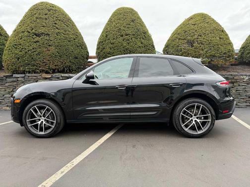 Carmine Red 2026 Porsche Macan