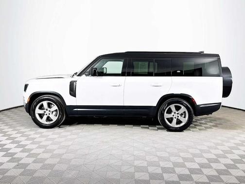 Fuji White 2023 Land Rover Defender SE