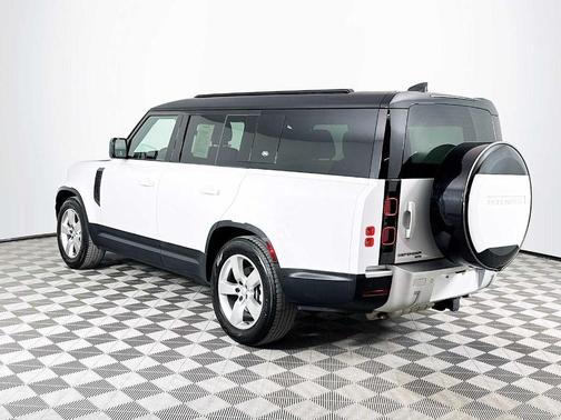 Fuji White 2023 Land Rover Defender SE