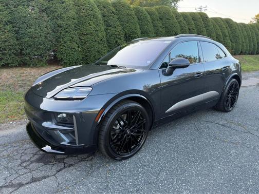 Volcano Grey Metallic 2026 Porsche Macan Turbo