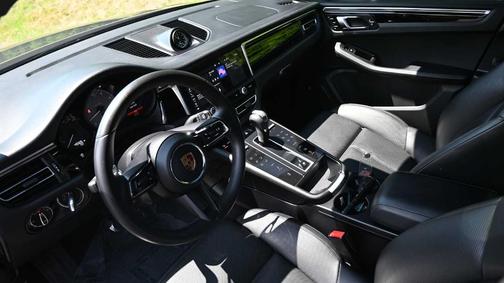 2022 Porsche Macan S