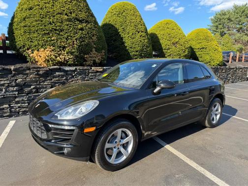 Black 2017 Porsche Macan