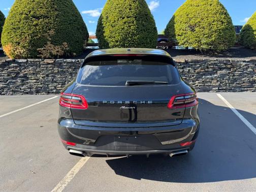 Black 2017 Porsche Macan