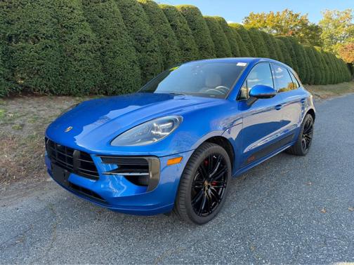 Sapphire Blue Metallic 2021 Porsche Macan GTS