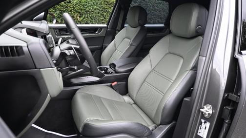 2025 Porsche Cayenne S