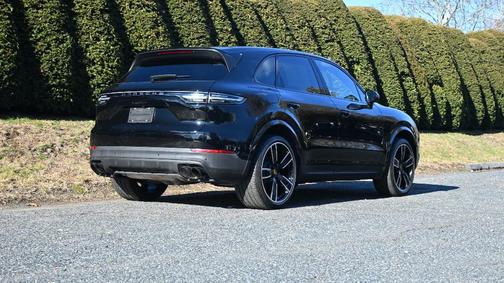 2023 Porsche Cayenne 