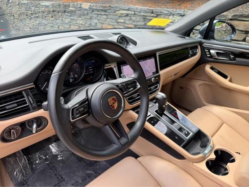 Night Blue Metallic 2022 Porsche Macan Base