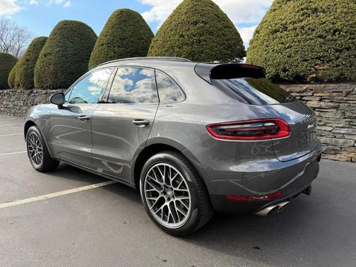 Agate Gray Metallic 2018 Porsche Macan S