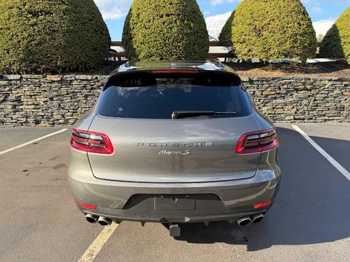 Agate Gray Metallic 2018 Porsche Macan S