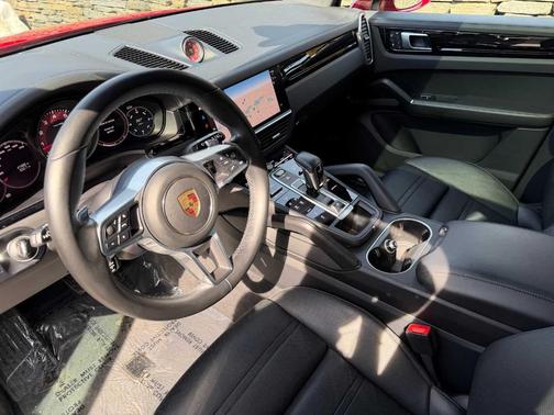 2022 Porsche Cayenne 