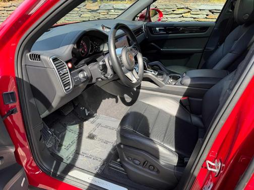 2022 Porsche Cayenne 