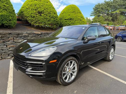 Jet Black Metallic 2019 Porsche Cayenne S