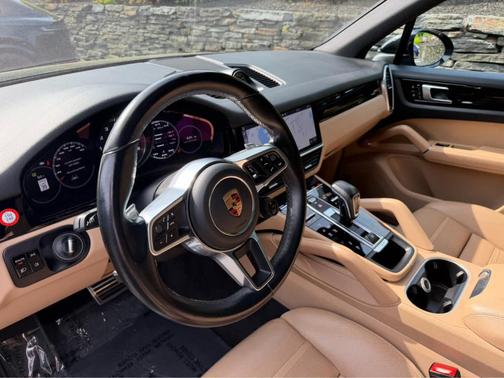 Jet Black Metallic 2019 Porsche Cayenne S