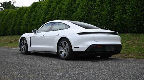 2025 Porsche Taycan 