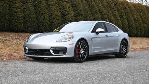 2022 Porsche Panamera GTS