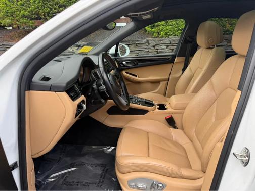 White 2018 Porsche Macan S