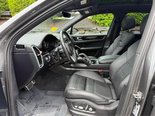 Quartzite 2019 Porsche Cayenne S