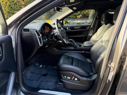 Quartzite 2021 Porsche Cayenne AWD