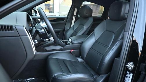 2023 Porsche Cayenne Platinum Edition