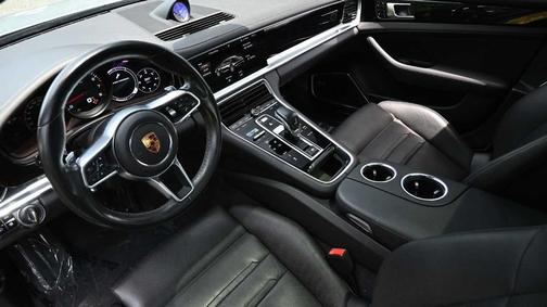 2018 Porsche Panamera 4