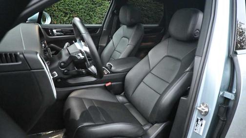 2023 Porsche Cayenne 