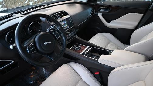 2017 Jaguar F-PACE 35t Prestige
