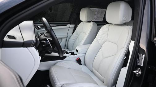 2022 Porsche Macan S