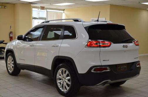 2016 Jeep Cherokee Sport