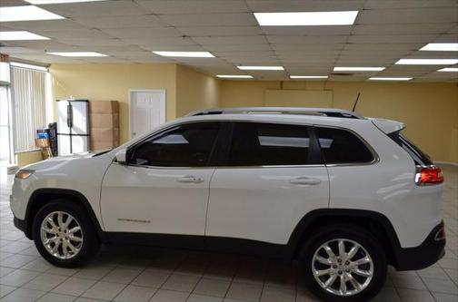 2016 Jeep Cherokee Sport