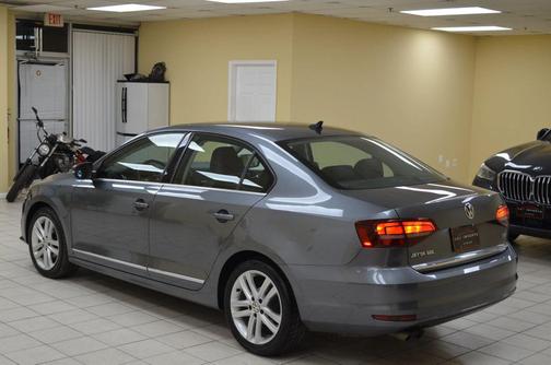 2017 Volkswagen Jetta 1.8T SEL