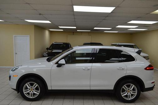 2016 Porsche Cayenne Cayenne