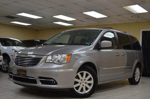 2016 Chrysler Town & Country Touring
