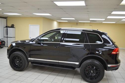 2017 Volkswagen Touareg V6 Wolfsburg Edition