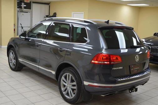 Gray 2016 Volkswagen Touareg TDI Lux