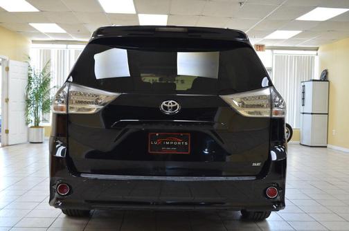 2011 Toyota Sienna SE