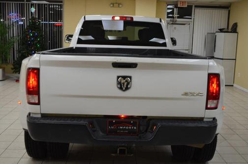 White 2018 RAM 3500 Tradesman Crew Cab 4x4 8' Box
