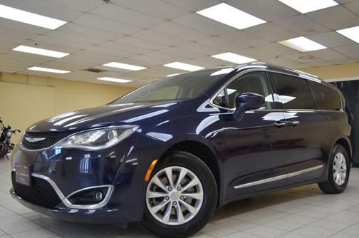 2018 Chrysler Pacifica Touring-L