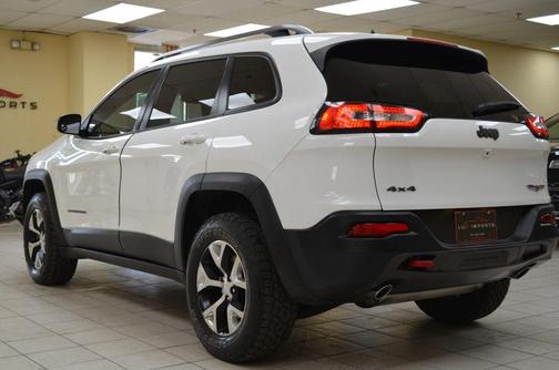 2016 Jeep Cherokee Sport